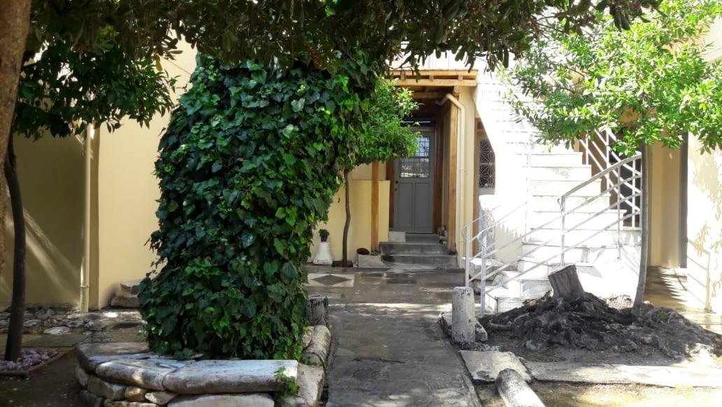 Appartement A Painter'S House In Plaka à Athènes Extérieur photo