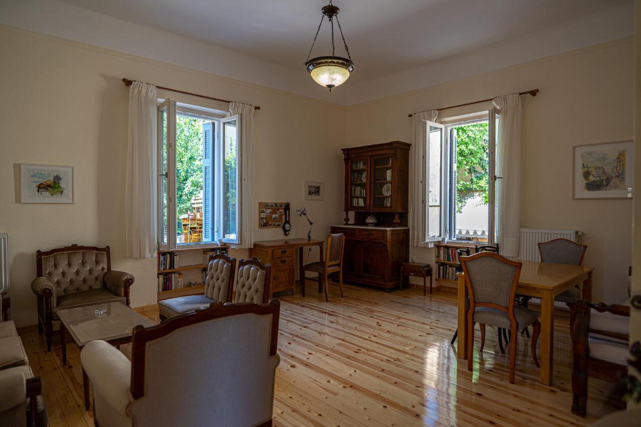Appartement A Painter'S House In Plaka à Athènes Extérieur photo