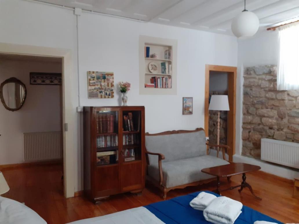 Appartement A Painter'S House In Plaka à Athènes Extérieur photo